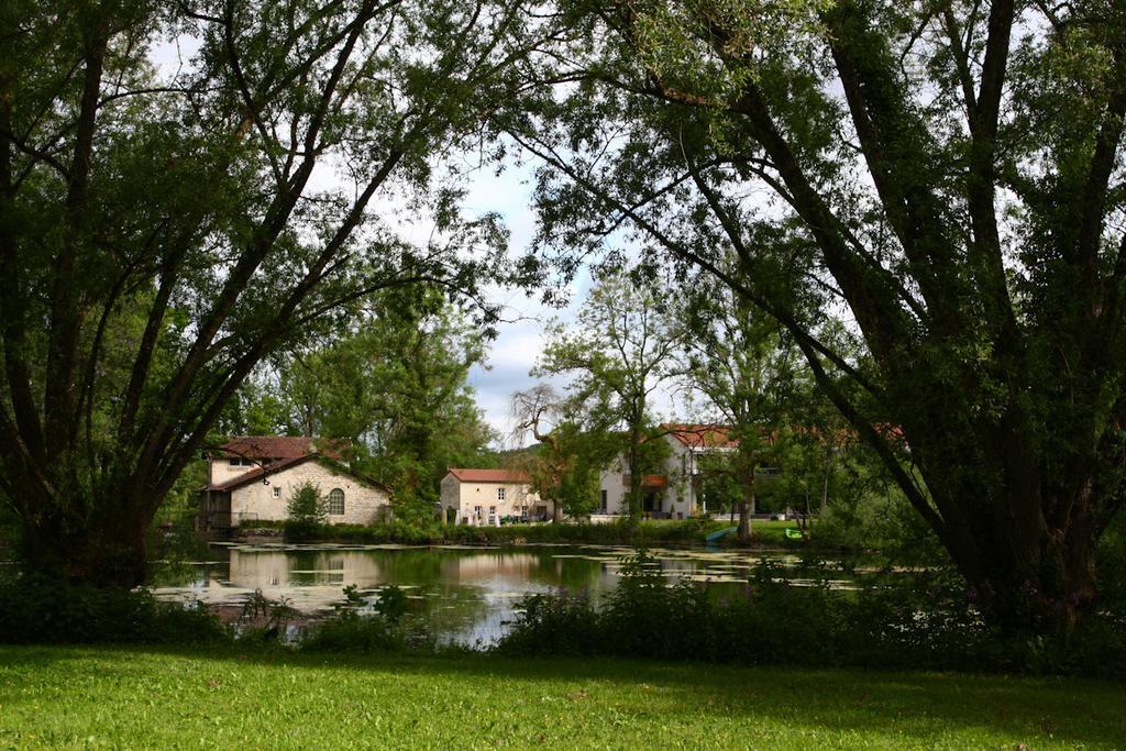 Logis La Source Bleue Hotel Gudmont-Villiers Exterior photo
